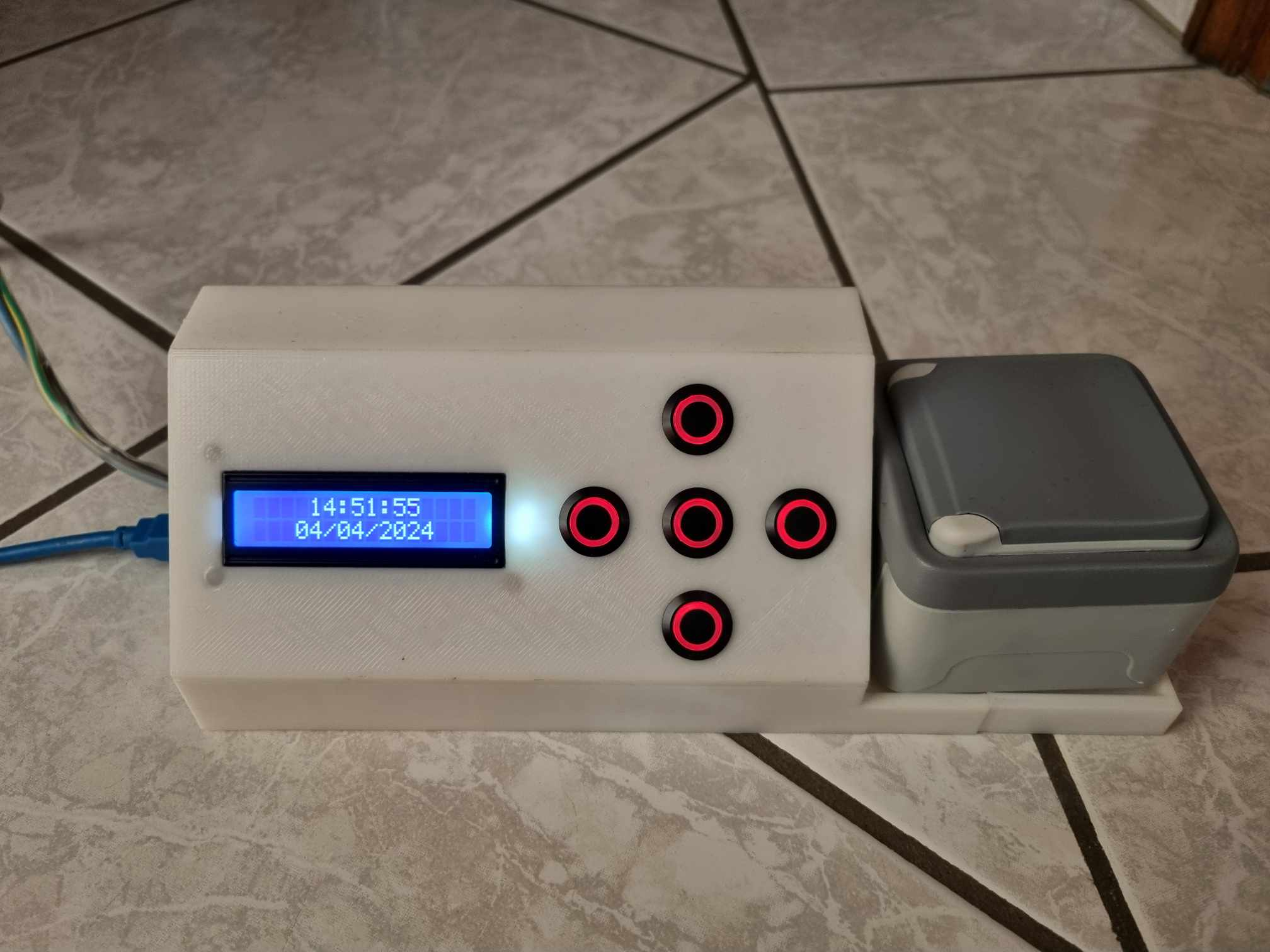Photo du boitier de la prise programmable